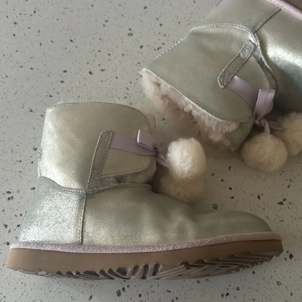 UGG Gita Pom Pom Girl's Metallic Gold Pink Leather Shearling Boots Size 6 Youth